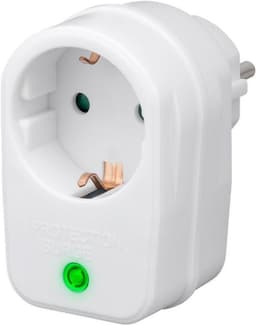 Adapter för uttag med överspänningsskydd