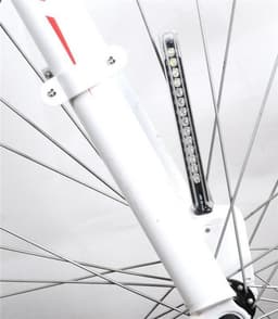Cykelhjulsbelysning med 40 mönster och 5 ord