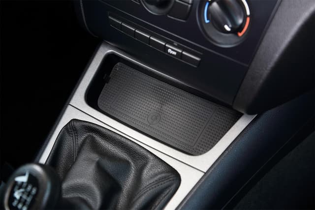 Qi trådløs oplader - OEM design - BMW 1 Series 09/2004 - 10/2013 (Lhd) - 10W