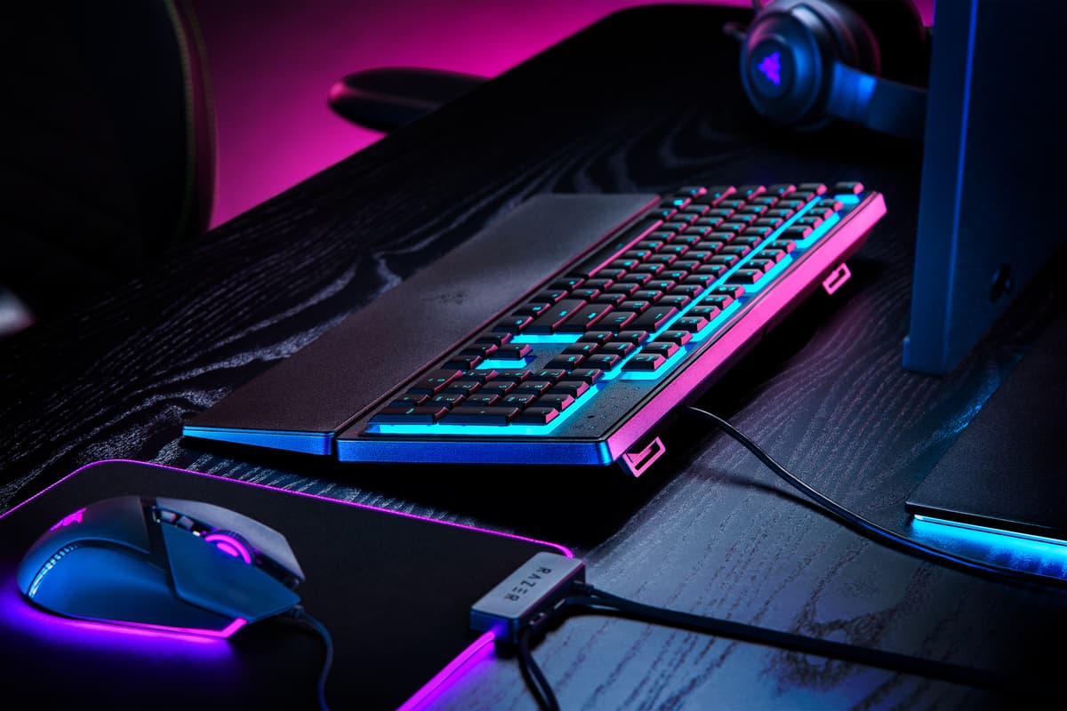 Razer Ornata V3 X RGB tangentbord för gaming - Elgiganten