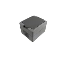 Enkel stikk m/jord klapplokk IP54