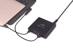 NÖRDIC 87 W 5-porttinen latausasema 2x USB C 87 W Power Delivery, 2x USB A 70 W QuickCharger 3.0, 1,5 m kaapeli