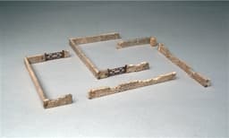 ITALERI 1:72 - Steingjerder med porter