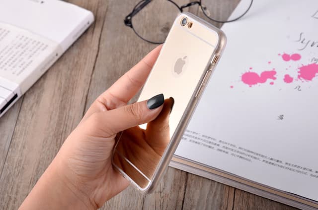 Spegelskal iPhone 6/6S - Guld