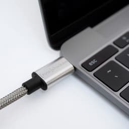 Fuse Chicken Armour USB-C latausjohto (2 m)