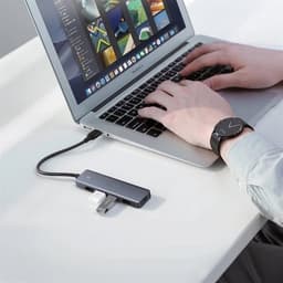 Ugreen USB Hubb med 4x USB 3.2 Gen 1