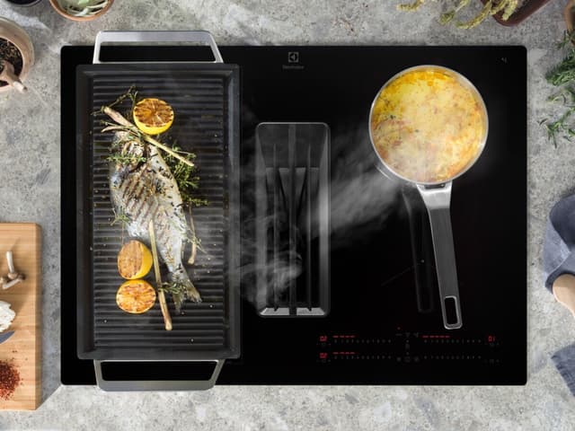 Skap et større matlagingsområde med Bridge-funksjonen