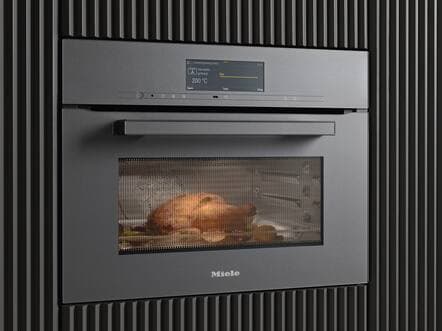 Etupinta pysyy kosketettavan viileänä 