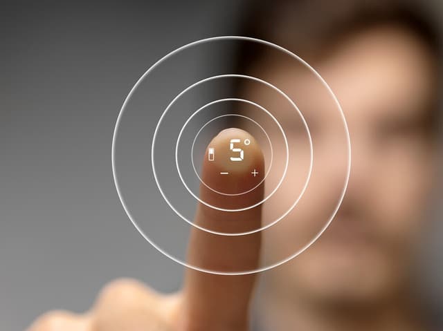 Uanstrengt styring med elektronisk touchkontroll