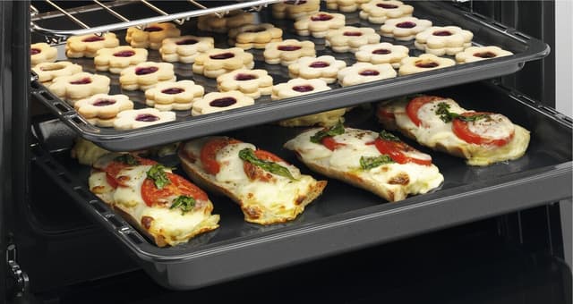 Monitasoinen ruoanlaitto.