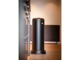 Wesco Baseboy Pedalspann Dia 36,2 x 63,5 cm 20 liter Matt svart