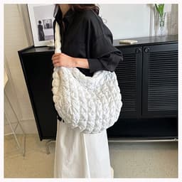Quiltad Crossbody-Lättviktsväska i Nylon Vit