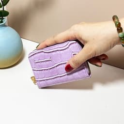 Tilava korttikotelo naisille Violetti