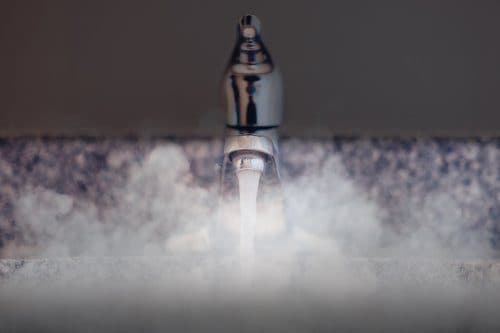 Anslutning till varmvatten