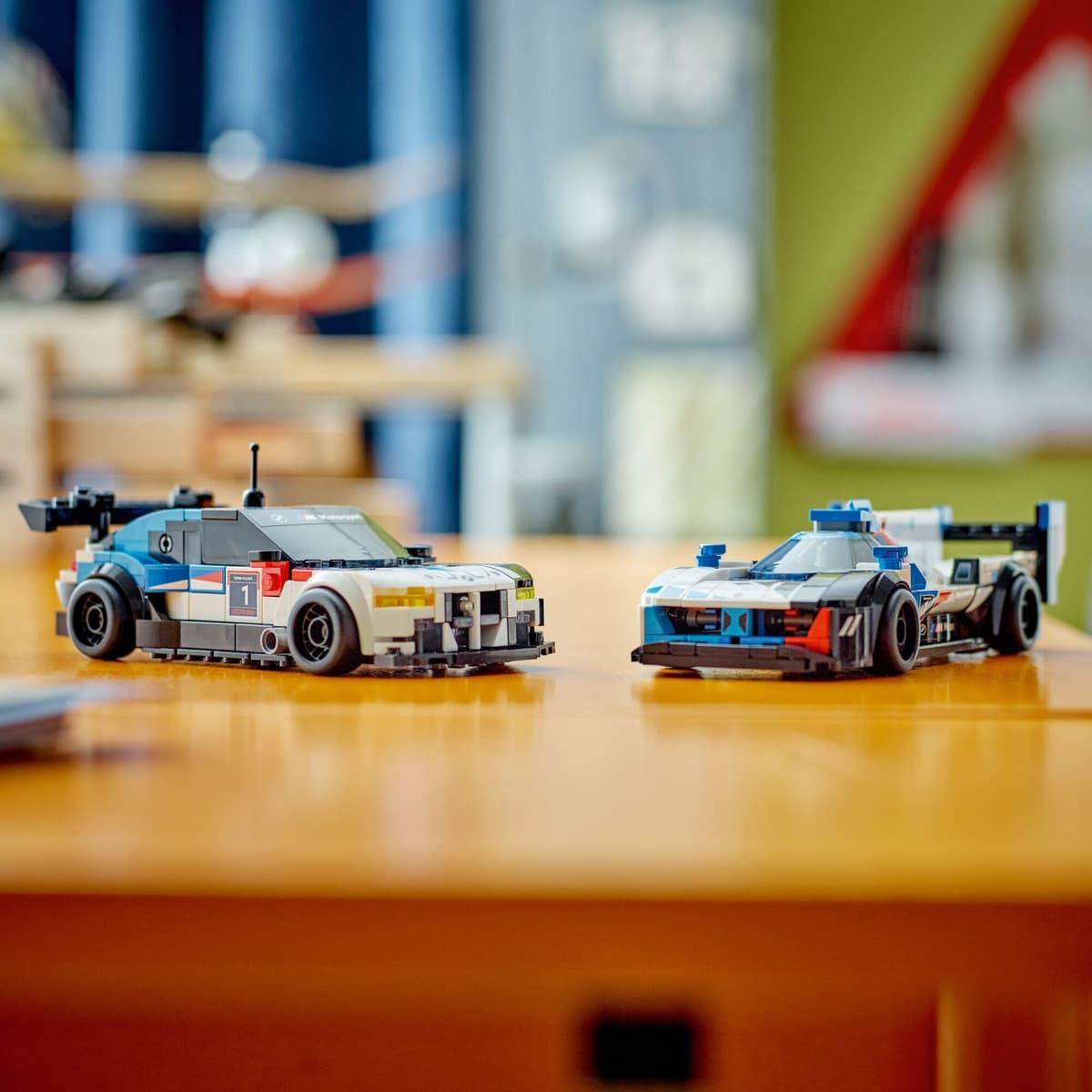 LEGO Speed Champions BMW M4 GT3 & BMW M Hybrid V8-racerbil 76922 - Elkjøp