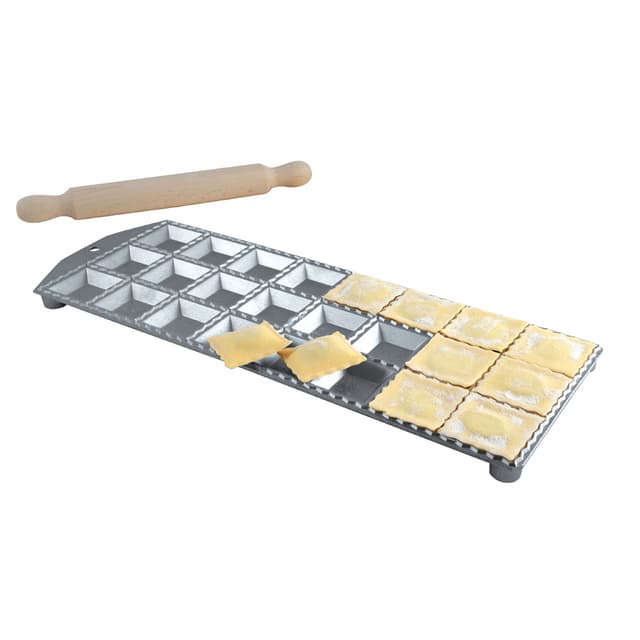 Ravioliform med kjevle, 24 hull