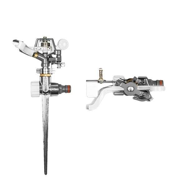 Set med 3 produkter. WHITE LINE Pulserende sprinkler på metallspyd