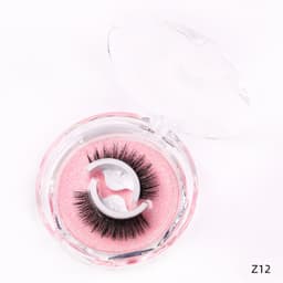 Selvklæbende falske øjenvipper Tæt og vildt udseende