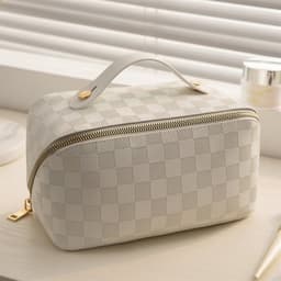 Elegant Hvit Sminkeveske med Rutete Design - Perfekt for Reiser