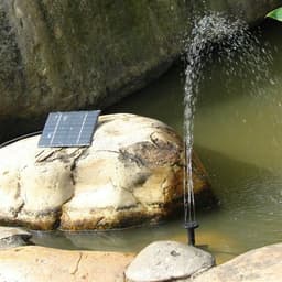 Solcelledrevet vandpumpe med springvandsfunktion - 16 cm panel og 4 dyser