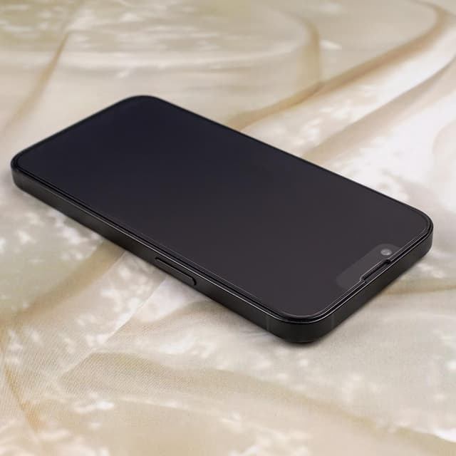 Matt Skärmskydd Härdat Glas med Svart Ram för iPhone 15 Pro Max