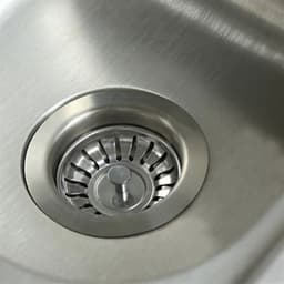 Astianpesualtaan Sihti 80mm - yhteensopiva standardialtaiden kanssa