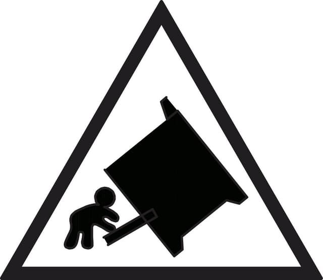 Avoid that children push the oven door - risk of tilting