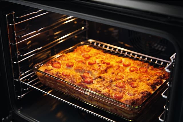 Matlagning med cirkulerande luft – för jämn uppvärmning i ugnen.