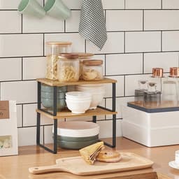 Hylle til kjøkkenbenk - 2-pakning med stabelbare og justerbare hyller i tre og metall