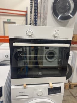 Electrolux indbygningsovn EOB100W - D17410 - brugt