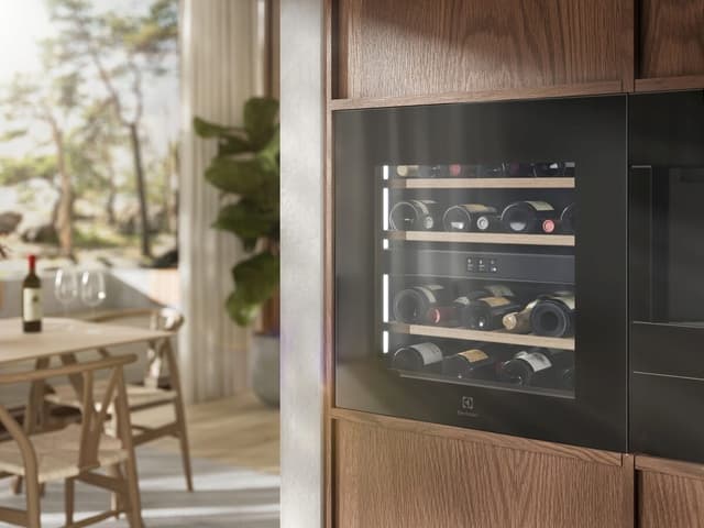 Perfekt belysning för att skapa en elegant presentation av dina viner
