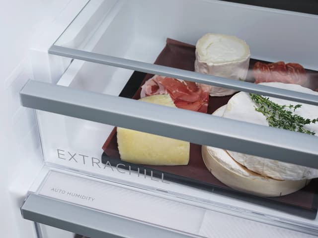 ExtraChill-laatikko herkullisille leikkeleille ja juustoille
