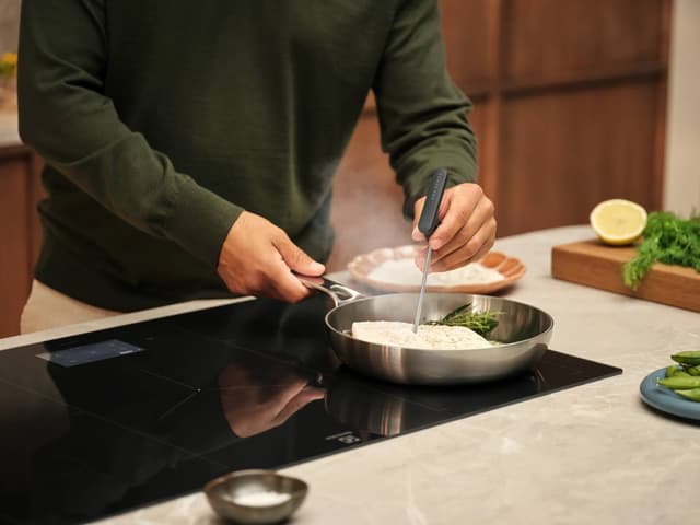 CookSmart-kosketusnäytöllä herkästi reagoivaa ja intuitiivista hallintaa