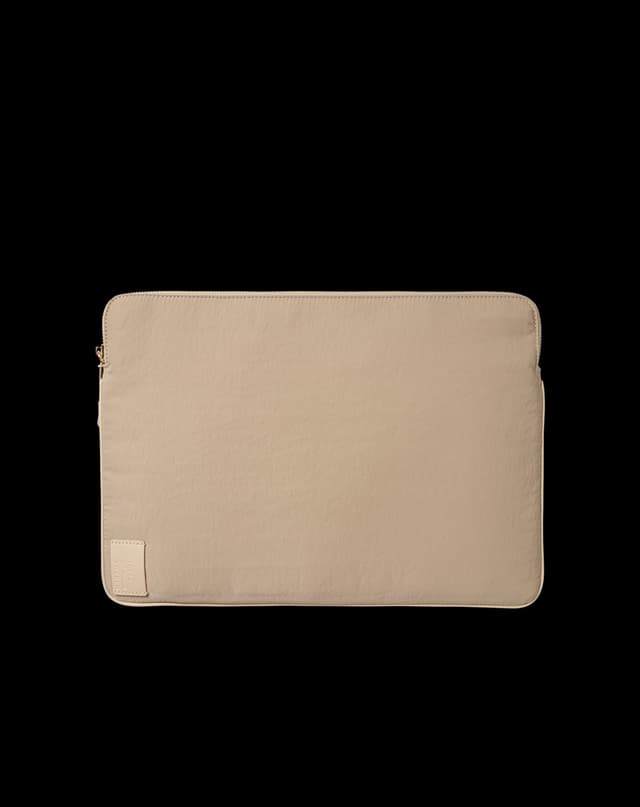 Essential Laptop Sleeve 16""