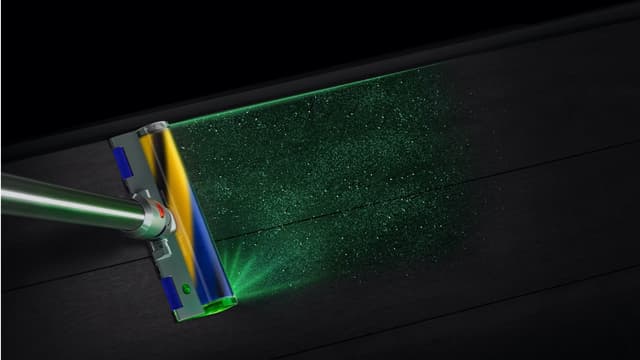Dyson V15:n valo paljastaa pienimmätkin pölyhiukkaset