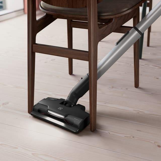  Electrolux Hygenic 800 støvsuger under en stol