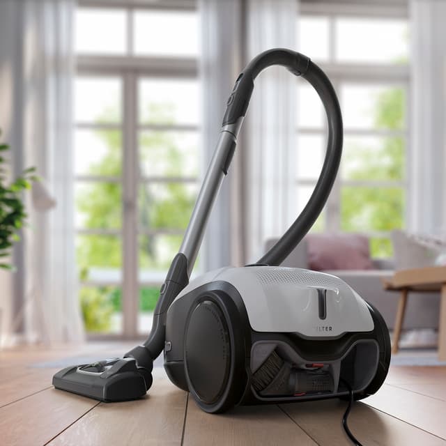 En Electrolux Pure D9 står framför ett fönster