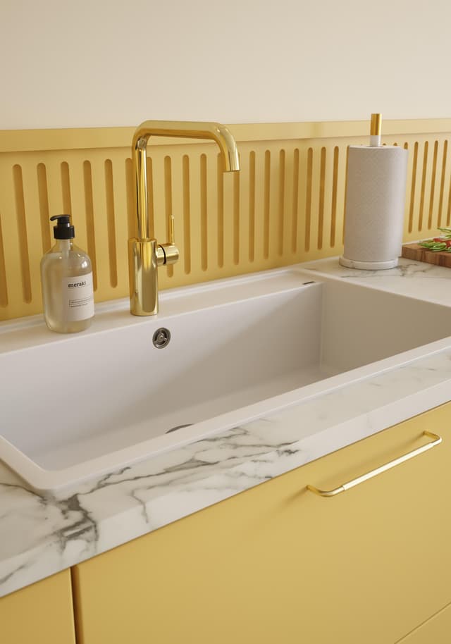Hvit kjøkkenvask med laminat Marble white benkeplate i et Epoq Trend Mellow-kjøkken