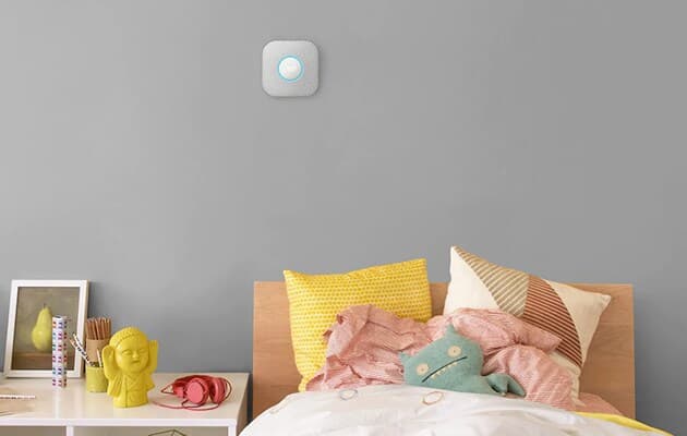 Älykoti - Google Nest Protect -palovaroitin lastenhuoneessa