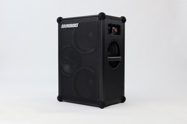 SOUNDBOKS 4-produktbilde fra høyre side