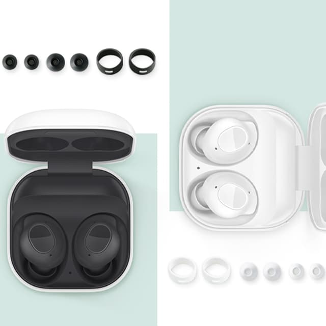 Samsung Buds FE -nappikuulokkeiden musta ja valkoinen värivaihtoehto 