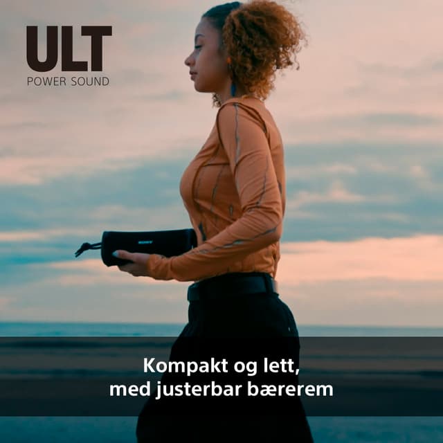 Sony ULT FIELD 1-høyttaler holdt av en kvinne i treningsklær og teksten Kompakt og lett, med justerbar bærerem