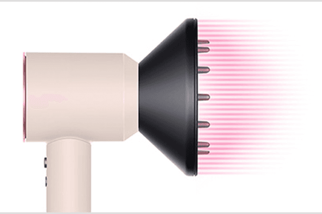 Dyson Supersonic with a diffuser attachment