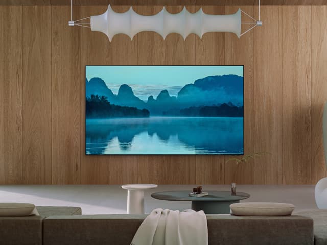 Samsung QN800D Neo QLED TV montert på veggen