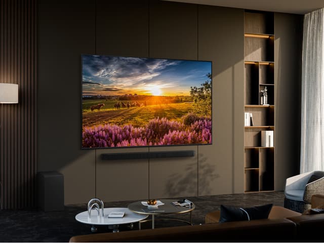Samsung QLED -televisio uudessa kerrostalohuoneistossa