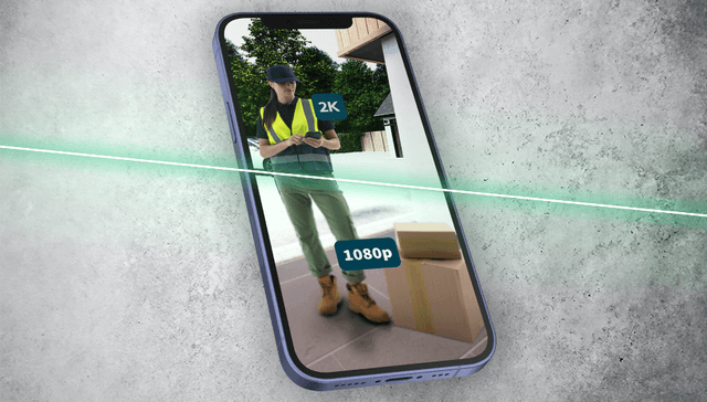 Telefon som viser video fra Arlo-videoringeklokke i 2K-oppløsning
