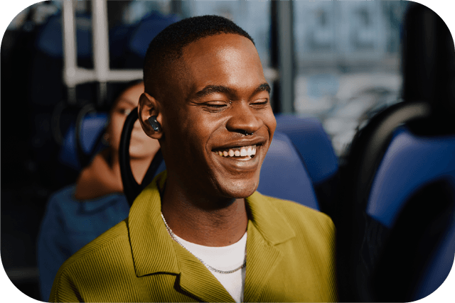 JBL-in-ear-hodetelefoner med seks mikrofoner for perfekte samtaler du styrer selv