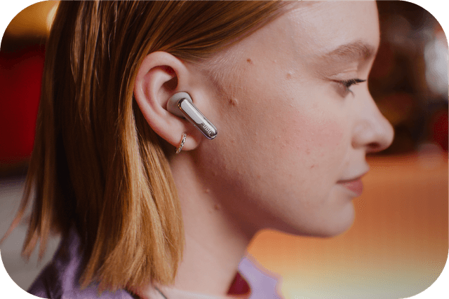 JBL in-ear-hodetelefoner som kan spille av i 40 timer, og har trådløs lading