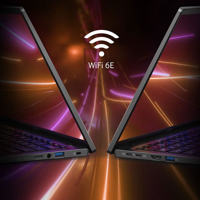 Acer Swift Go 14 bærbar computer på mørk baggrund og WiFi 6 logo
