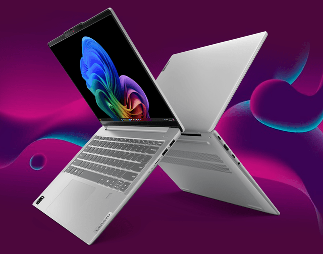 To grå Lenovo IdeaPad Slim 5x lener seg på hverandres bakside mot en blå, rosa og lilla bakgrunn